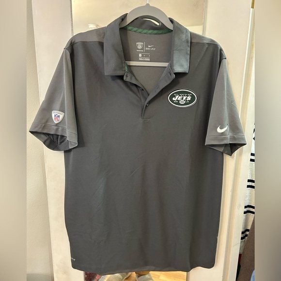 Assorted Men’s active wear shirts with NY Jets logo. - Picture 15 of 16